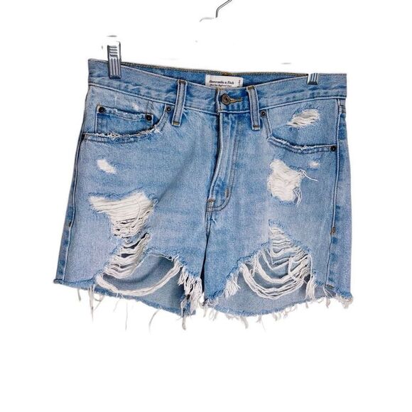 Abercrombie and Fitch Mid Rise Boyfriend Jean Short 25 0 Distressed Light Wash - Picture 1 of 7
